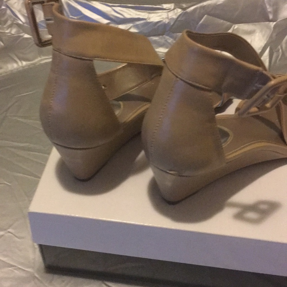 Wedge - Picture 2 of 2
